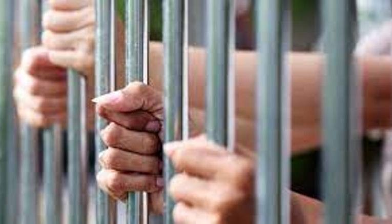 करागारमै यौन दासी बन्न बाध्य छन् जेल गार्ड