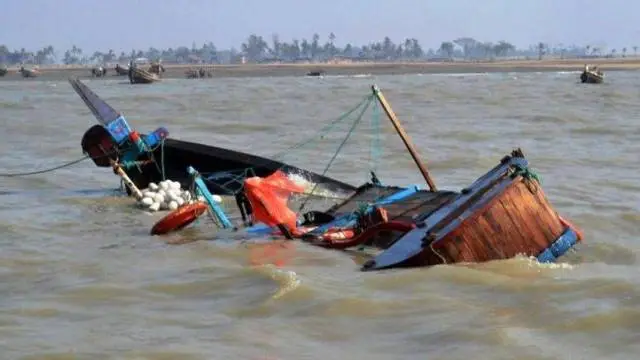 नारायणी नदीमा डुङ्गा पल्टिँदा तीन जनाको मृत्यु