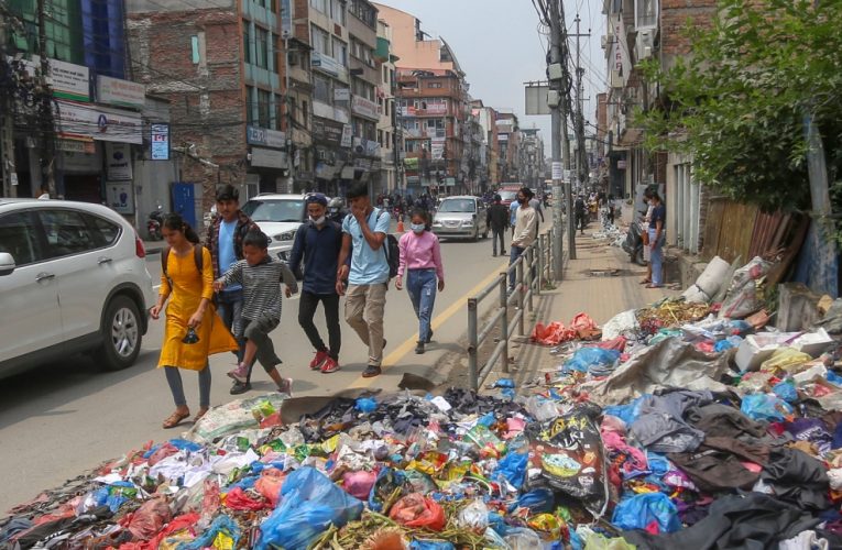 काठमाडौं महानगरले आजबाट एक हप्ता फोहोर नउठाउने
