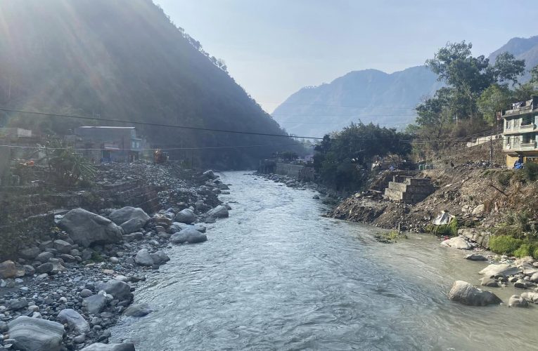 कालीगण्डकी नदी साँघुरिँदै : मौलिक स्वरुप हराउँदै